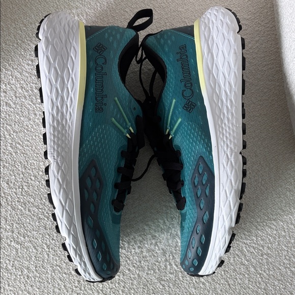 Columbia Teal and Black Omnimax Trail Shoes New Without Tags - Picture 4 of 5